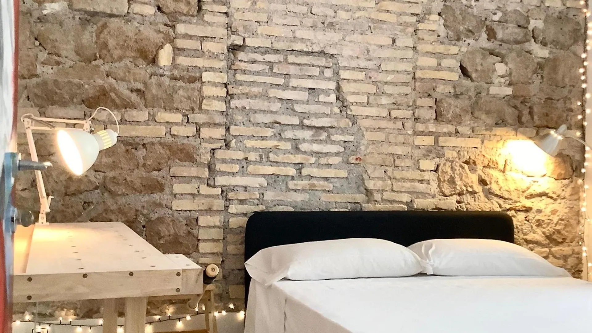 Art House Center Rome Hotel